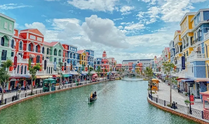 HSV04 - Ha Noi, Ha Long, Da Nang, Ba Na Hills, Phu Quoc gallery 2